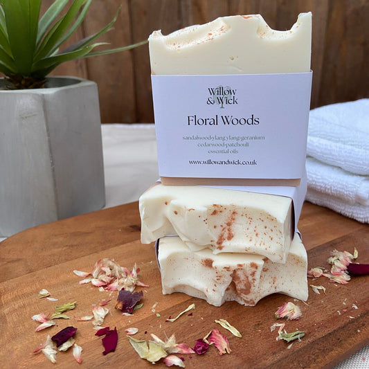 Floral & Woods Willow & Wick